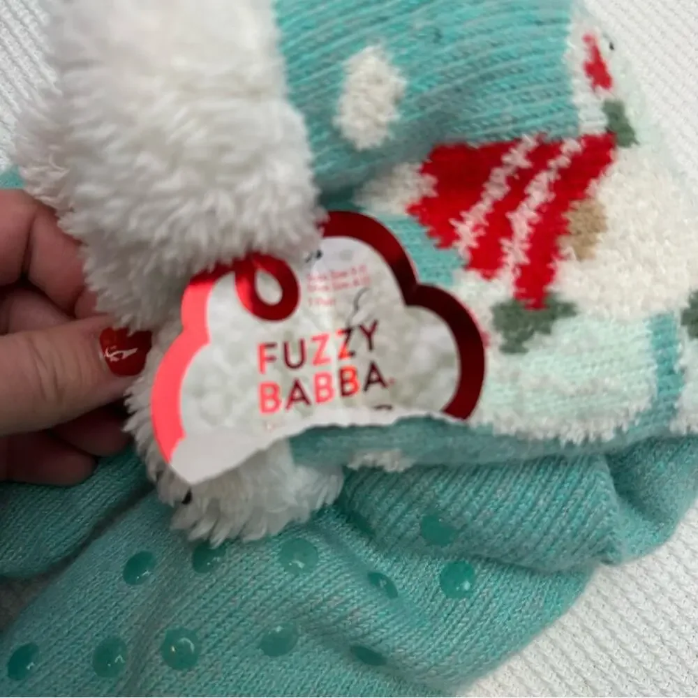 Winter-Themed Slipper Socks - gnomes